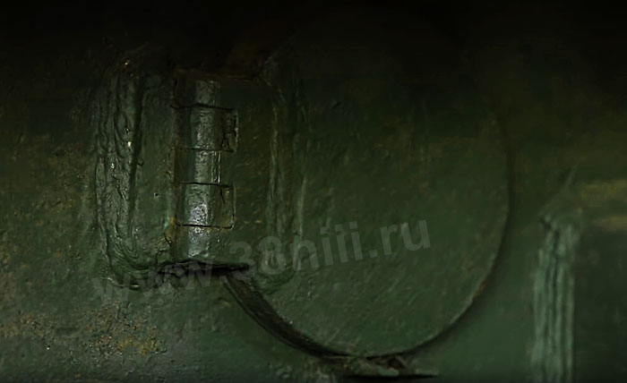 Люк загрузки боеприпасов с грунта  ИСУ 152
