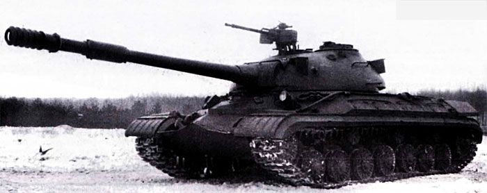 Модернизированный танк Т-10 М на испытаниях в Кубинке