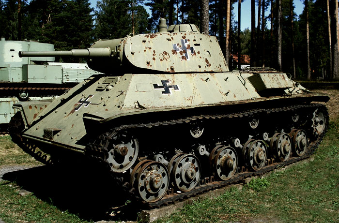 Танк Т-50 в музее в Финляндии