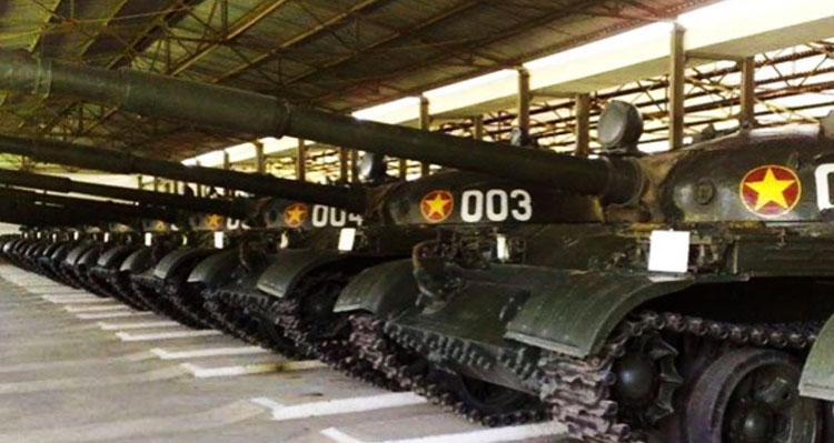 Ангары с Т-62 вьетнамской армии