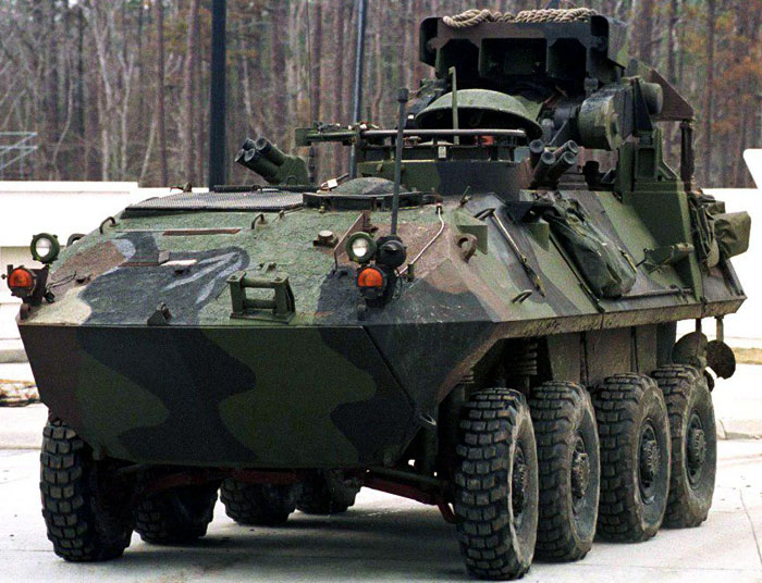 боевая бронированная машина LAV-25 Пиранья  в варианте ПТРК TOW