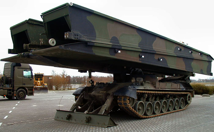 Мостоукладик на базе танка Леопард фото