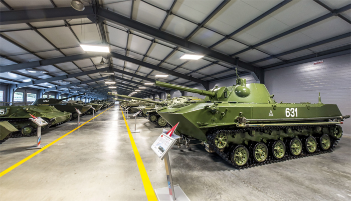 Paviljon Legkie plavayuchie tanki i BTR tehnika VDV